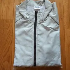 ライトグレー ジップアップジャケット