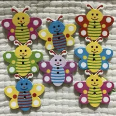 新品未使用　ウッドボタン　木のボタン　ミツバチ　8個