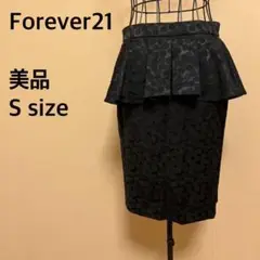 【美品】Forever21 /ペプラムタイトスカート/膝丈/総柄/ブラック/黒
