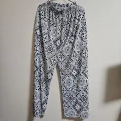 ペイズリー柄ワイドパンツ