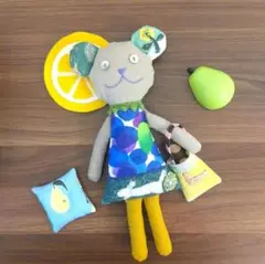 北欧 バゲットを買いにパン屋さんへ ミナペルホネン
