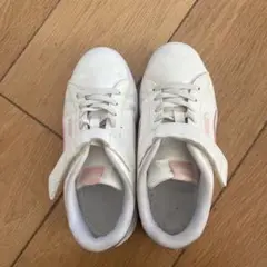 Puma ホワイト ピンク スニーカー