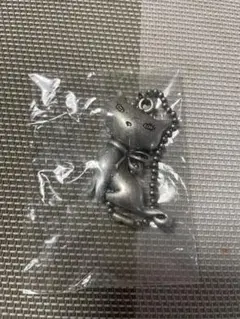 猫のデザインのキーホルダー