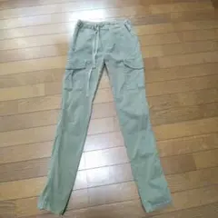 カーゴパンツ オリーブ色 近々処分予定