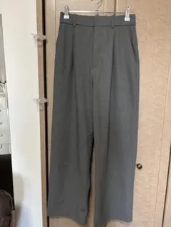 ユニクロ　タックワイドパンツ　グレー　S