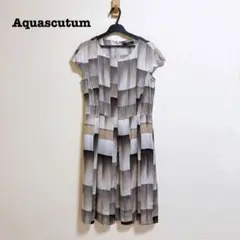 アクアスキュータム フレンチスリーブ ワンピース ストライプ