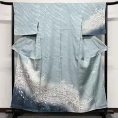 くすみのある薄いブルーに辻ヶ花の訪問着 地紋 着物