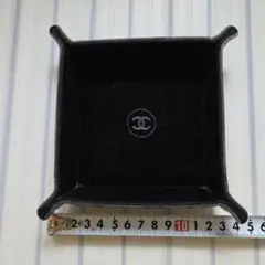 シャネル 黒 革 トレイ