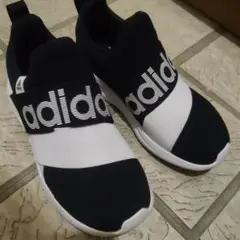 adidas スリッポン スニーカー ブラック/ホワイト　19センチ