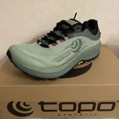 topo athletic トレランシューズ　新品　22.5 タイムセール