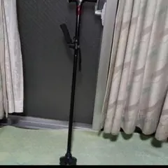 ほぼ未使用 折り畳み式ライト付き 杖 2