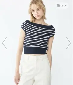 TOMMY JEANS オフショルダーストライプセーター