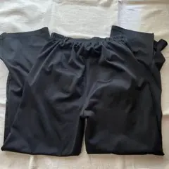 黒　フレアパンツ