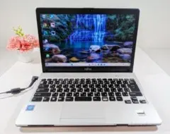 【美品】薄型・軽量ノートパソコン✨SSD256GB✨windows11✨オフィス