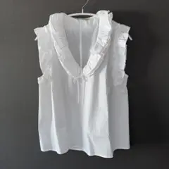美品　CBRL ノースリーブ　フリルブラウス