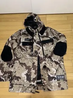 【超美品】【格安】スノーボードウエア 迷彩ジャケット TECHNINE