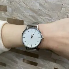 新品☆安心のメルカリ便☆腕時計☆クォーツ☆レディース☆ シルバー × ホワイト☆
