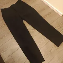 小さいサイズ　INDIVI　黒パンツ　サイズ03