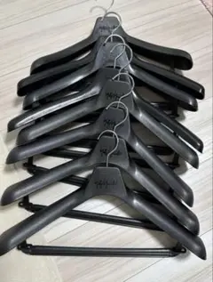 ヨウジヤマモトのロゴ入りハンガー x8本セット YohjiYamamoto