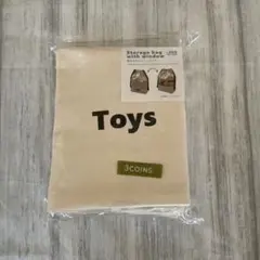 スリーコインズ　窓付きストレージバッグ