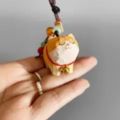 癒やしの木彫り招き猫キーホルダー