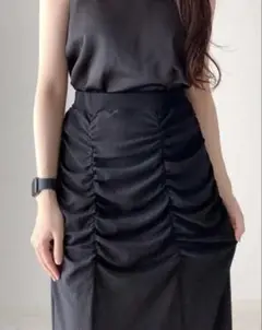 ギャザー入りシルバータイトスカート