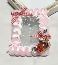 ホイップデコ　トレカケース　B8 赤　ピンク　白　シルバー⭐︎いちご　硬質ケース