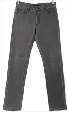 グレー ストレートジーンズ