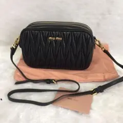 ショルダーバッグ❤️美品
