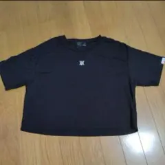 riuブラック クロップドTシャツ
