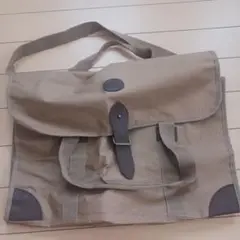 Item thumbnail for item 4dfc0100-e641-4ddf-910d-a840a0223319