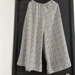 ハニーズ　花柄　ガウチョパンツ　ワイドパンツ　S グローバルワークGUコカ　好き