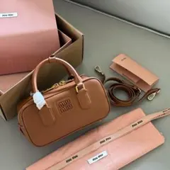 Miu Miuショルダーバッグ バッグ