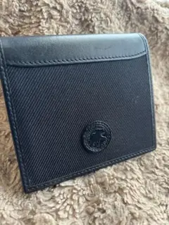 ハンティングワールド　ブラックレザー二つ折り財布