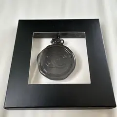 CHANEL ロゴチャーム