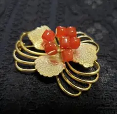 【未使用】金色の花デザイン ブローチ