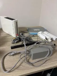 【ジャンク】Wii 本体＋リモコン2個＋ヌンチャク＋説明書付き 豪華セット