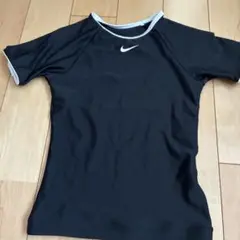 Nike ラッシュガード S (140) 黒