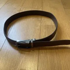 ブラウンレザーベルト メタルバックル付き