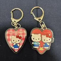 トレーディングアクリルキーホルダー　ハートver キティ　２点セット