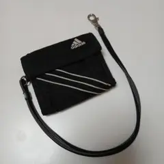 adidas 三つ折り財布 黒　ストラップ付き