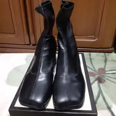 スライスカットスクエアトゥヒールブーツ　24、5cm ブラック　合皮