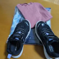 子供スニーカー19㌢水着2セットティーシャツ120㌢　まとめ売り