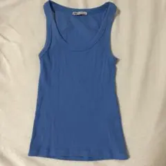 青いリブ編みタンクトップ