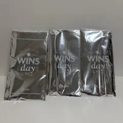 競馬WINS day 記念品（2018年1つ、2019年2つ）