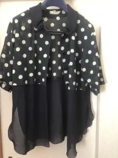 半袖のブラウス