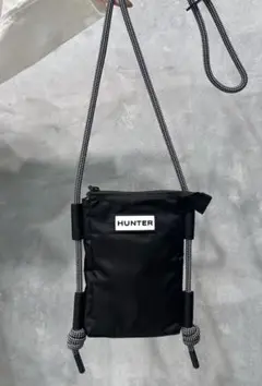 【HUNTER for ADAM ET ROPE'】別注トラベルフォンポーチ
