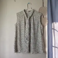 美品・ユニクロ✳✳ノースリーブ　ブラウス　リボン