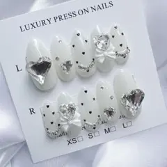 Item thumbnail for item 7f851e6c-b92e-4ef1-8664-b3c2fbf61887