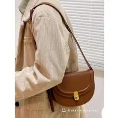 スタイリッシュショルダーバッグ⭐︎年中大活躍
